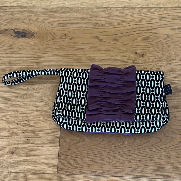 1154 Lill Studio EUC Black White and Purple Clutch - Picture 1 of 7